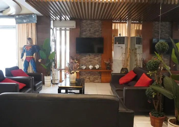 Reddoorz At Cosmo Vicente Cruz Sampaloc Hotel