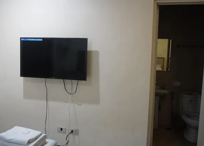 Hotel Reddoorz At Cosmo Vicente Cruz Sampaloc *